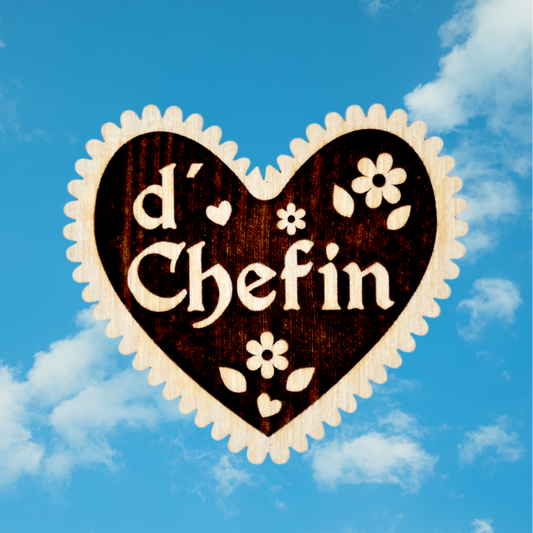 Trachten-Pin Herz "d´ Chefin" Holz-Ahorn