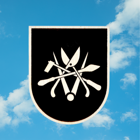 Trachten-Pin Wappen Zunftzeichen "Klempner-Spengler" Holz-Ahorn